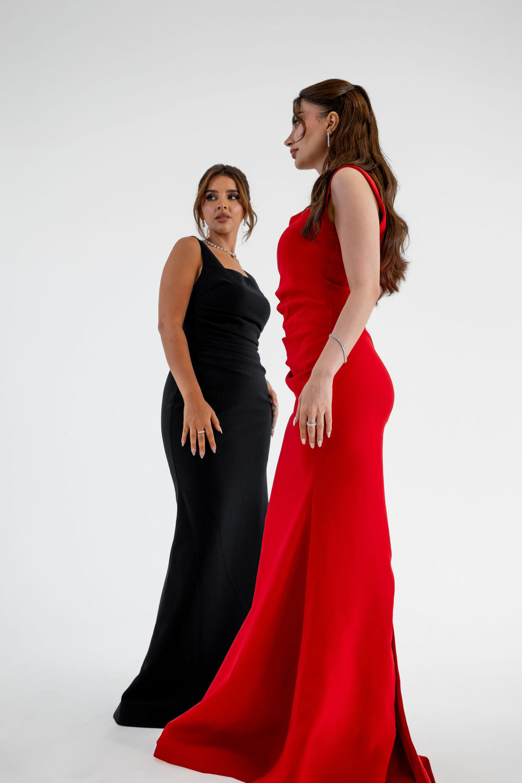 Dusk - Red | غسق بالأحمر